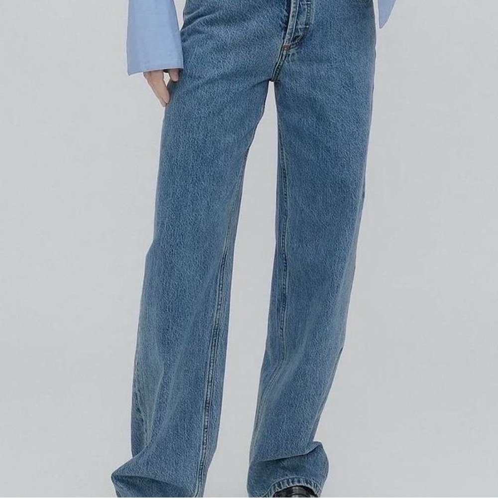 Women's Straight-Leg Jeans in Medium Blue - Classic Denim